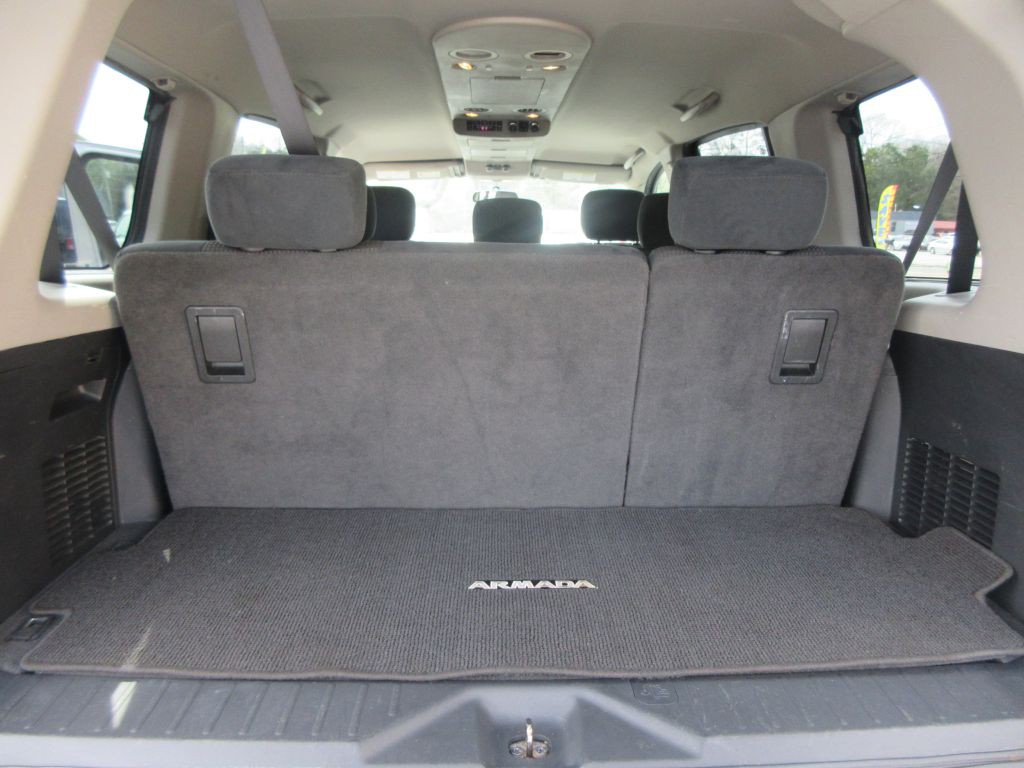 2011 Nissan Armada Image 16