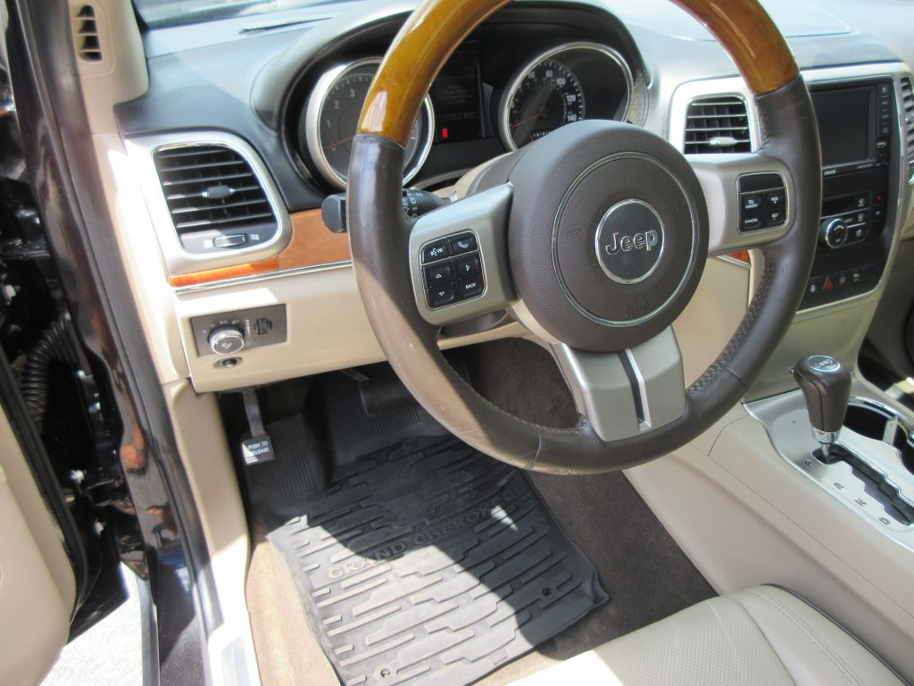 2011 Jeep Grand Cherokee Image 7
