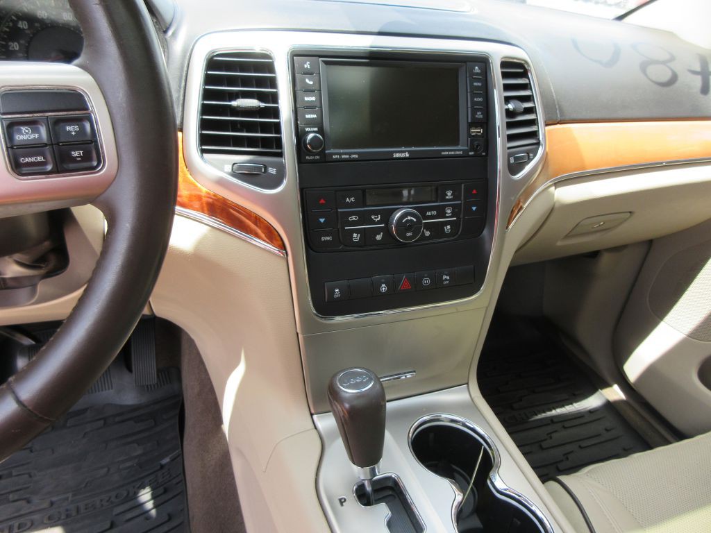 2011 Jeep Grand Cherokee Image 9