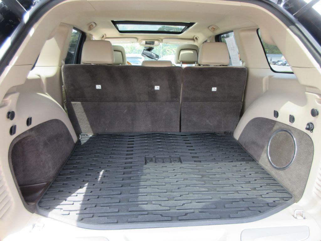 2011 Jeep Grand Cherokee Image 16