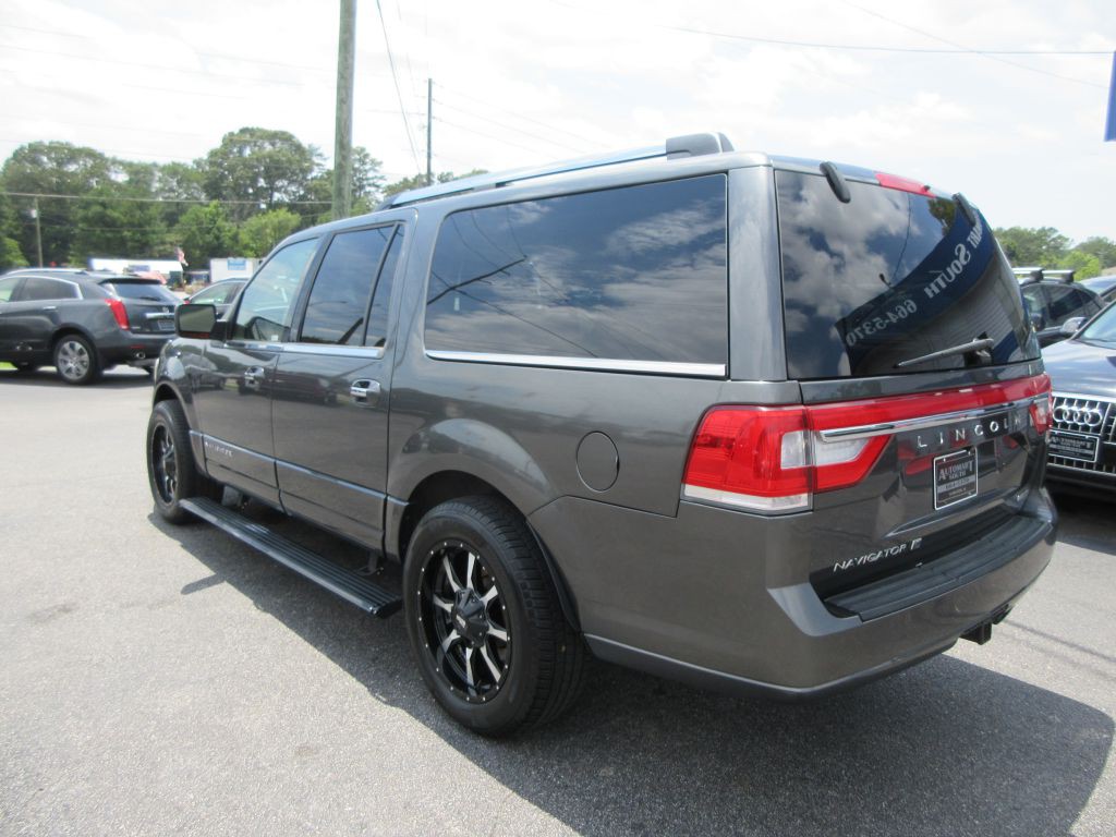 2015 Lincoln Navigator Image 6