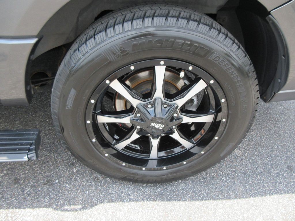 2015 Lincoln Navigator Image 16