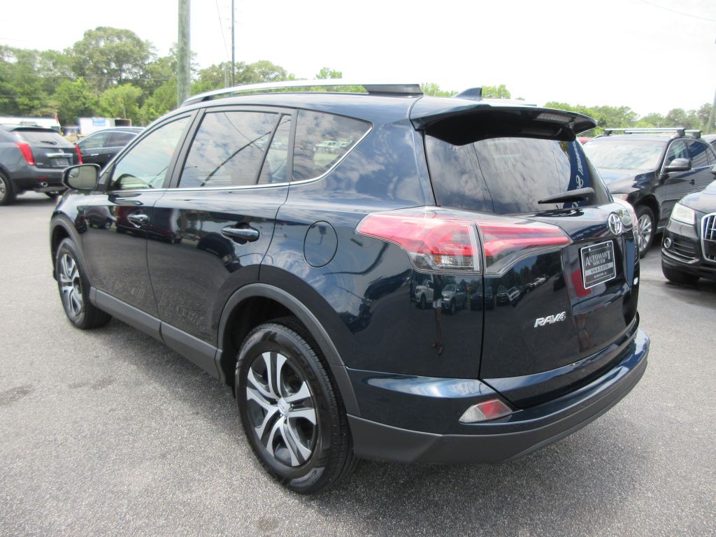 2017 Toyota Rav4 Image 6