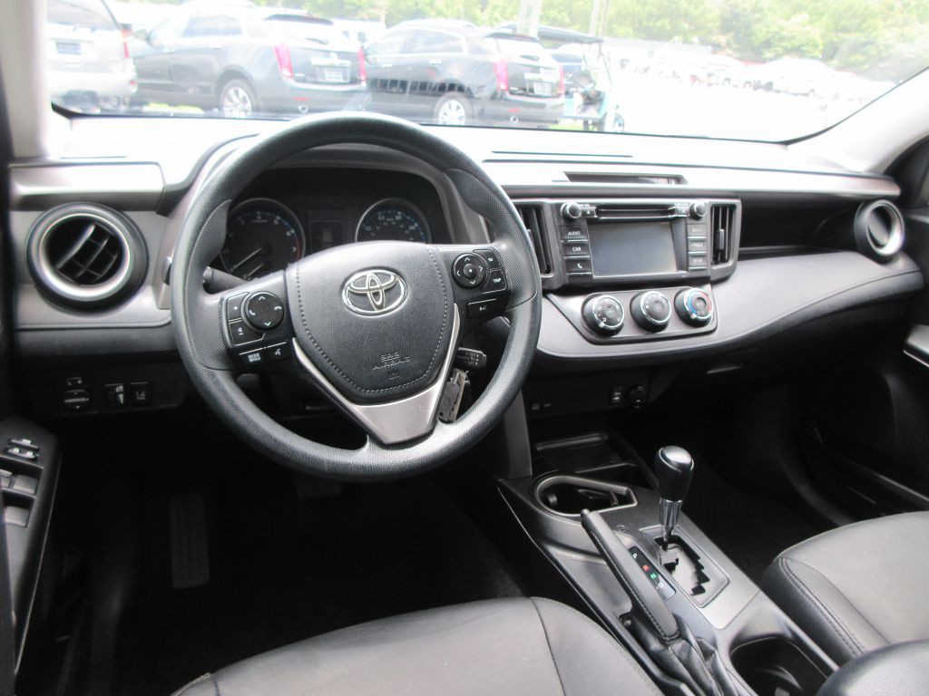 2017 Toyota Rav4 Image 7