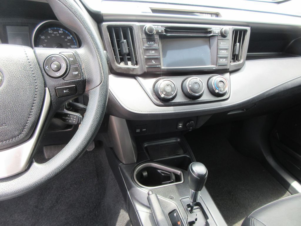 2017 Toyota Rav4 Image 9