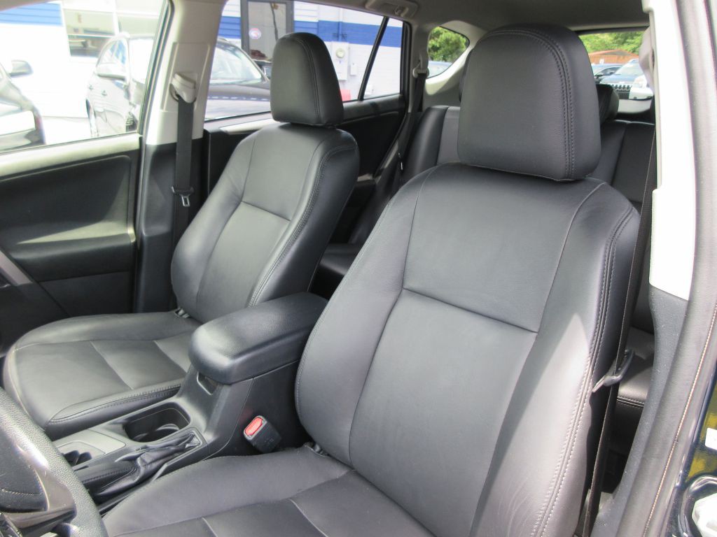 2017 Toyota Rav4 Image 11