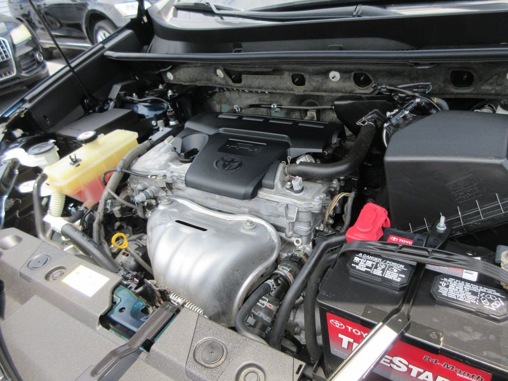 2017 Toyota Rav4 Image 16
