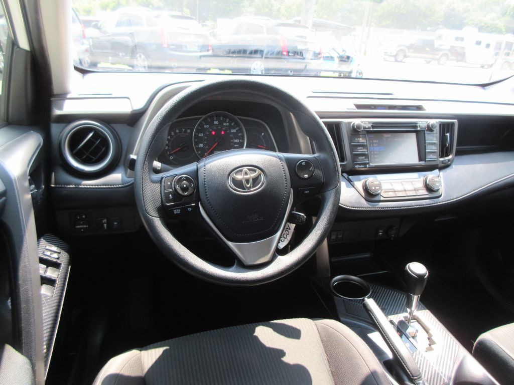 2015 Toyota Rav4 Image 7