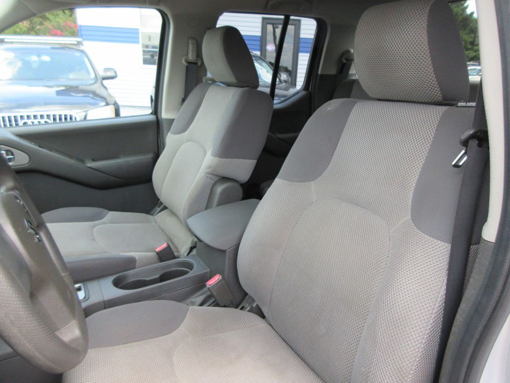 2012 Suzuki Equator Image 11