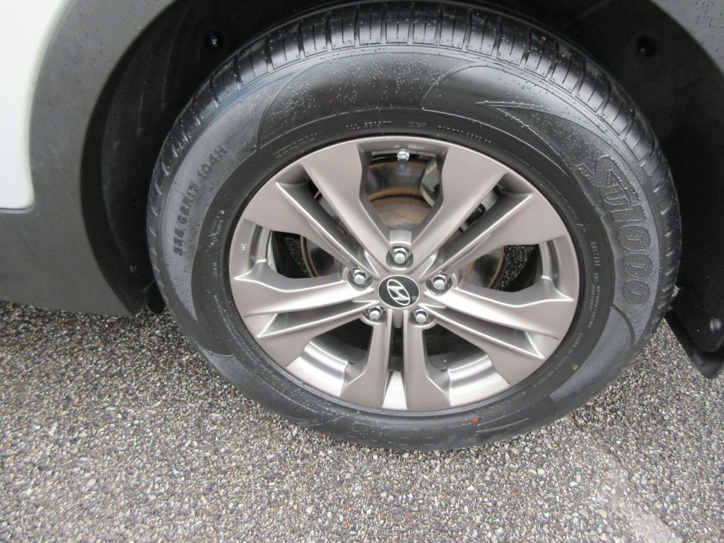 2013 Hyundai Santa Fe Sport Image 15