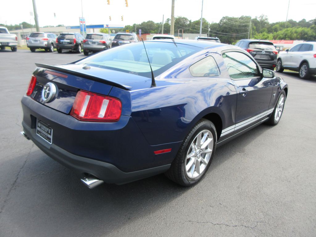 2011 Ford Mustang Image 4