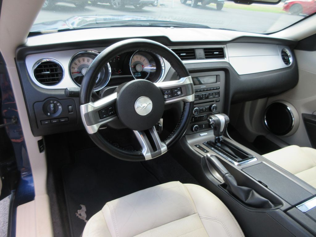 2011 Ford Mustang Image 7
