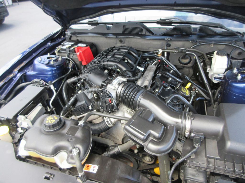 2011 Ford Mustang Image 16