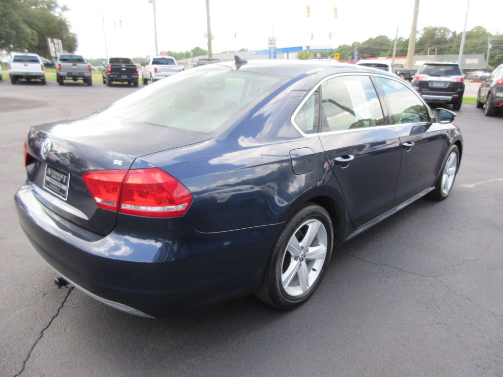 2012 Volkswagen Passat Image 4