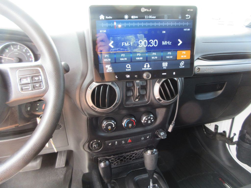 2012 Jeep Wrangler Unlimited Image 9
