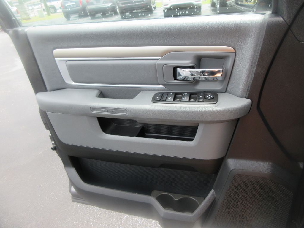 2015 RAM 1500 Image 11