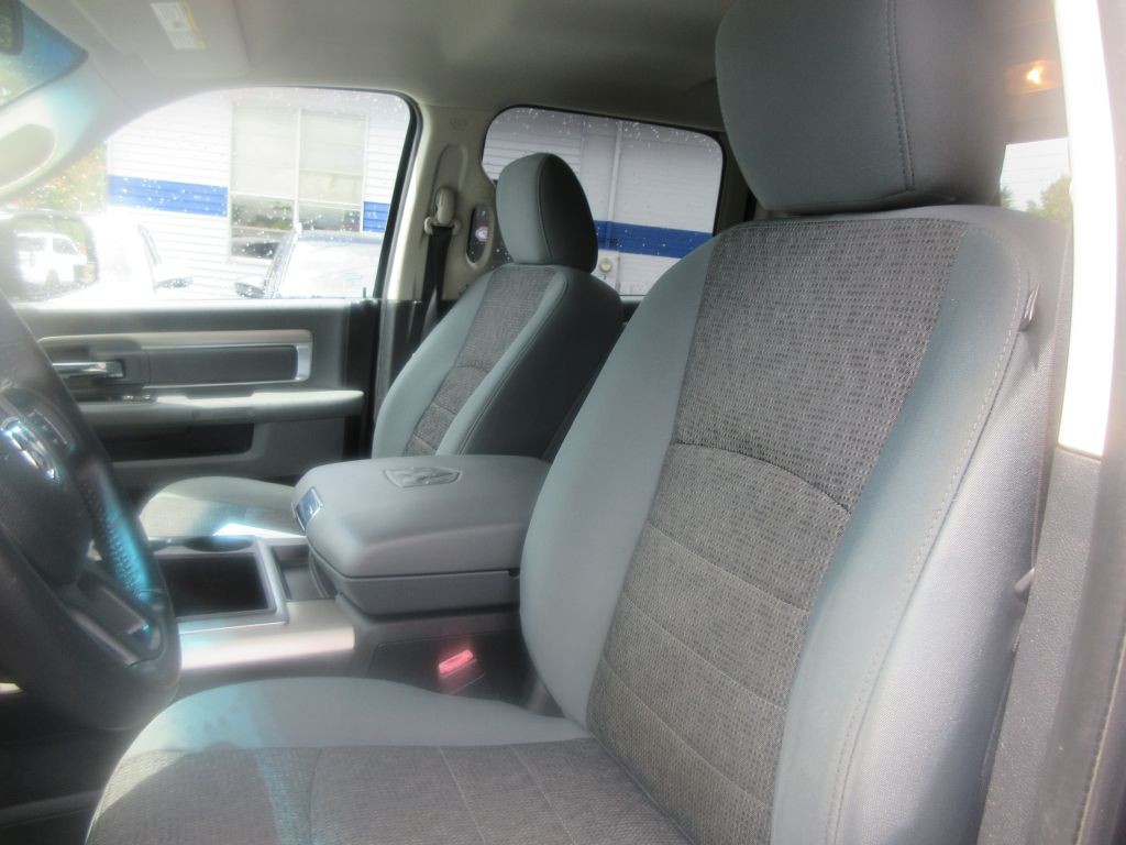 2015 RAM 1500 Image 12
