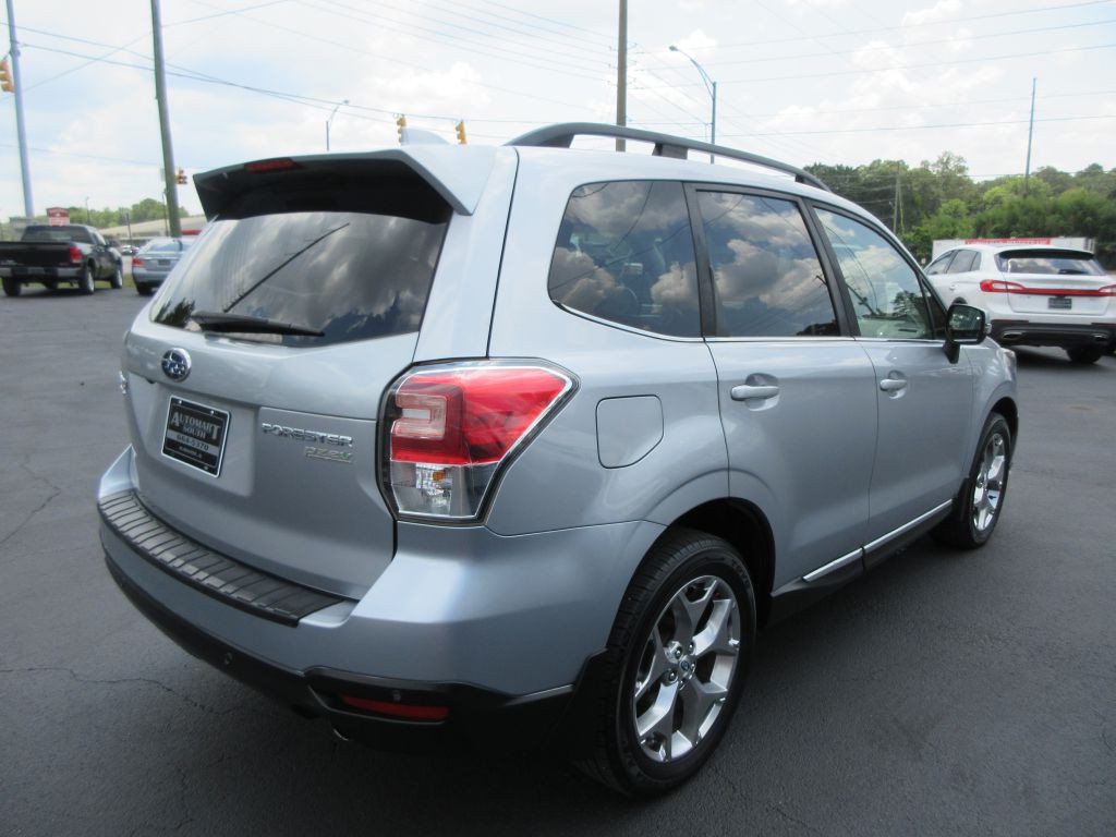 2017 Subaru Forester Image 4