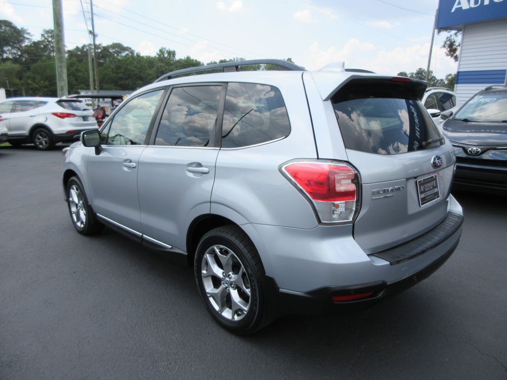 2017 Subaru Forester Image 6