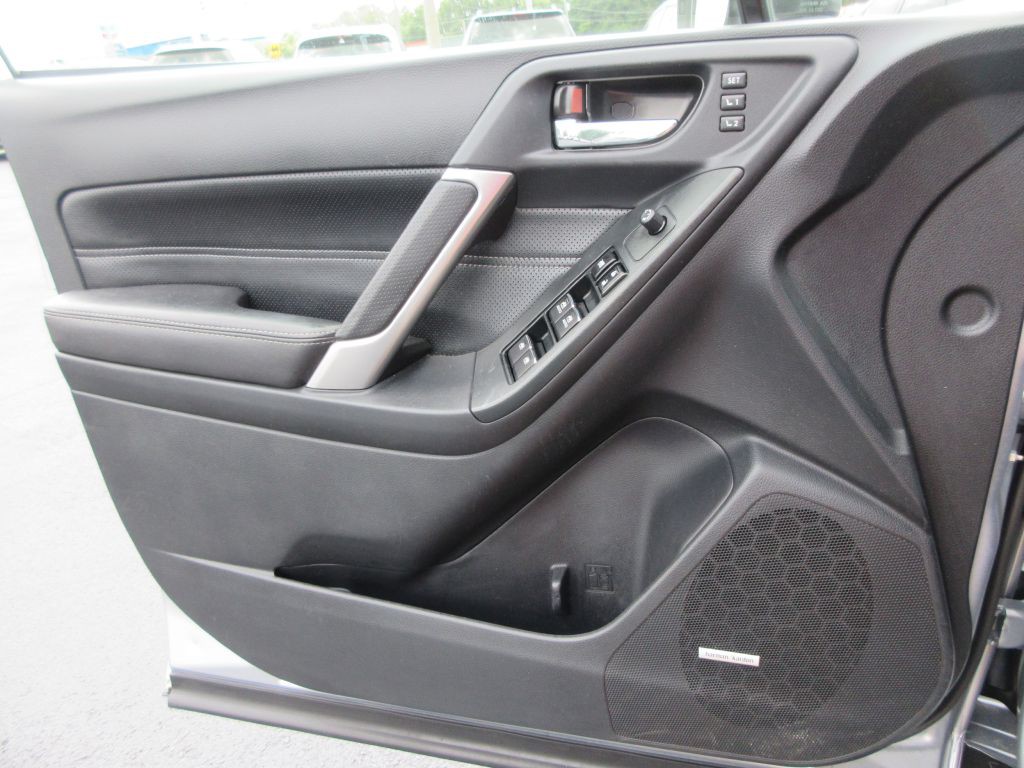 2017 Subaru Forester Image 10