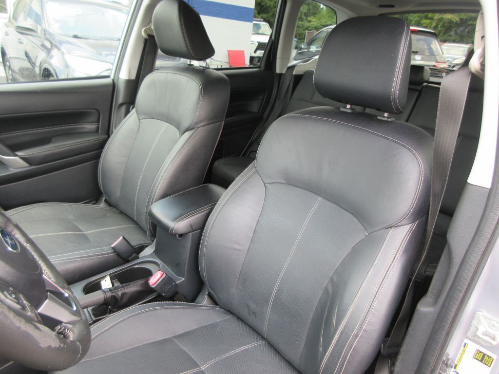 2017 Subaru Forester Image 12
