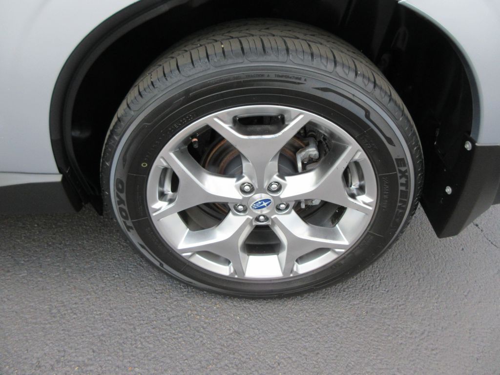 2017 Subaru Forester Image 15
