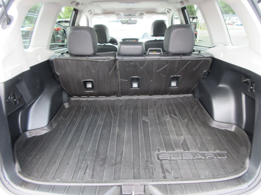 2017 Subaru Forester Image 16