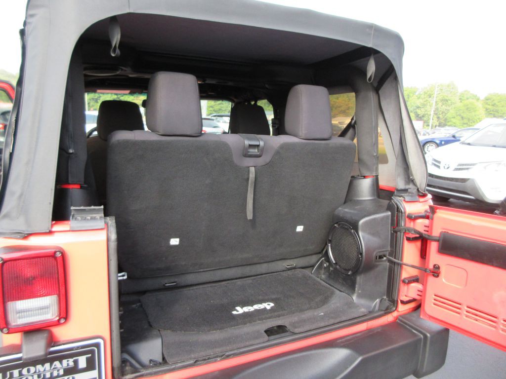 2013 Jeep Wrangler Image 15