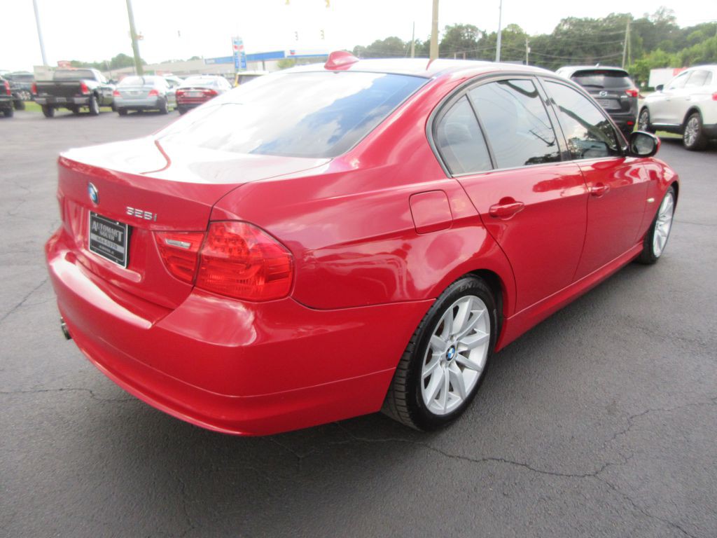 2010 BMW 3 Series Image 4