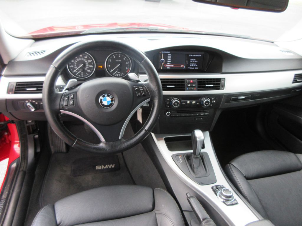 2010 BMW 3 Series Image 7