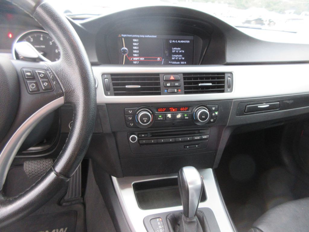 2010 BMW 3 Series Image 9