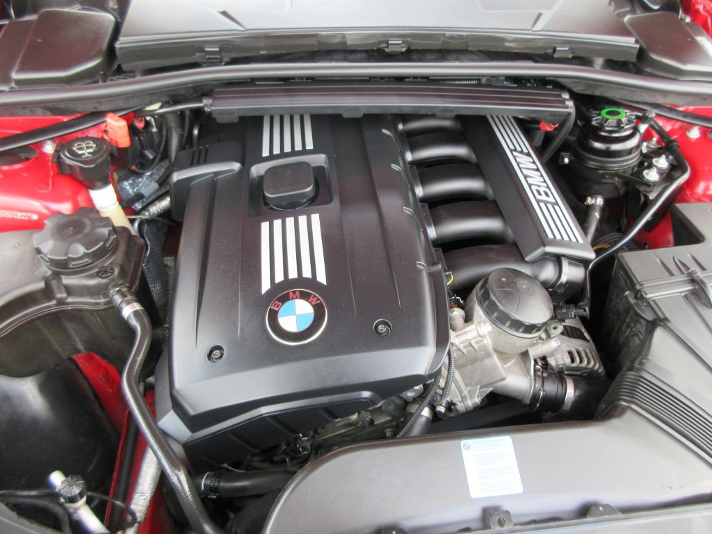 2010 BMW 3 Series Image 17