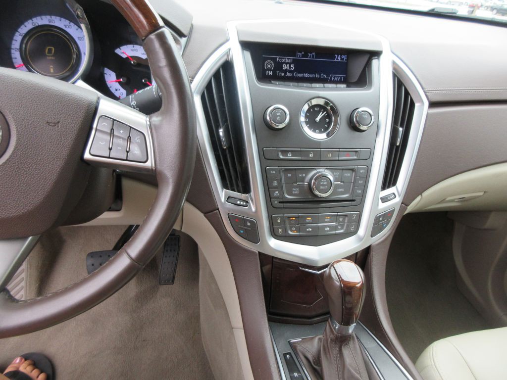 2011 Cadillac SRX Image 9