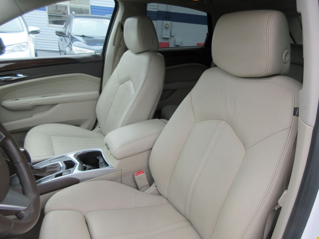 2011 Cadillac SRX Image 12