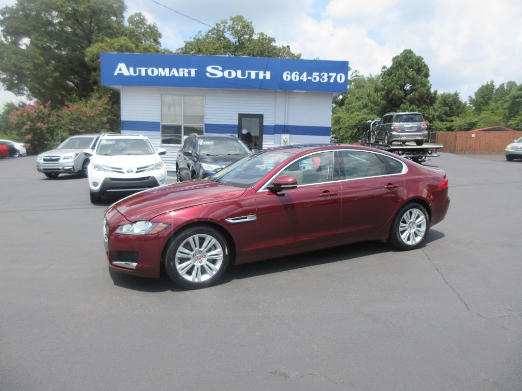 2017 Jaguar XF Image 1