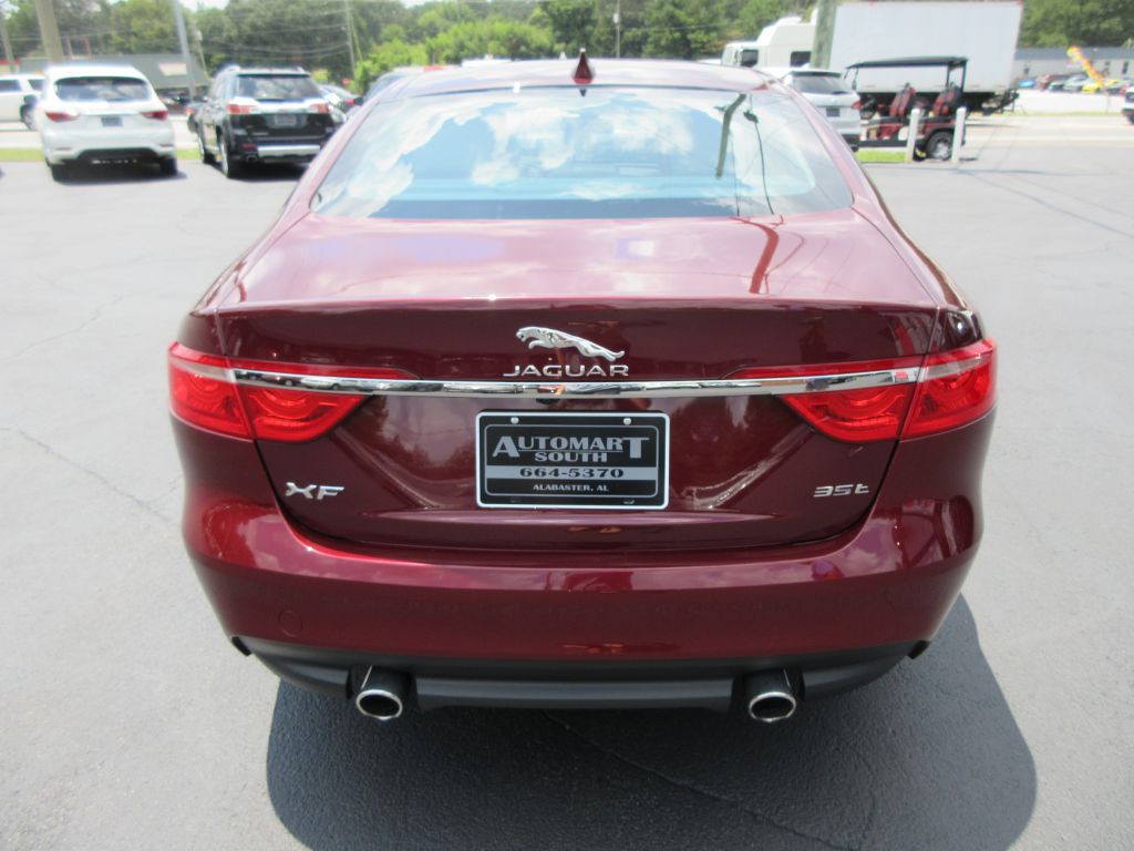 2017 Jaguar XF Image 5