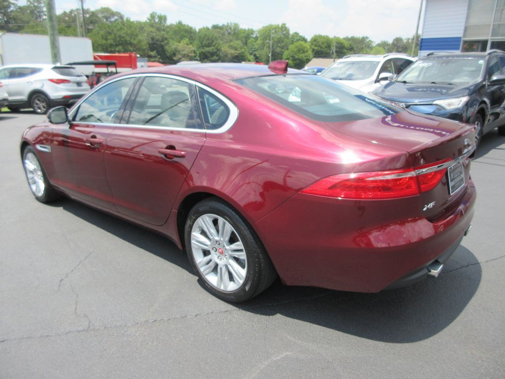 2017 Jaguar XF Image 6