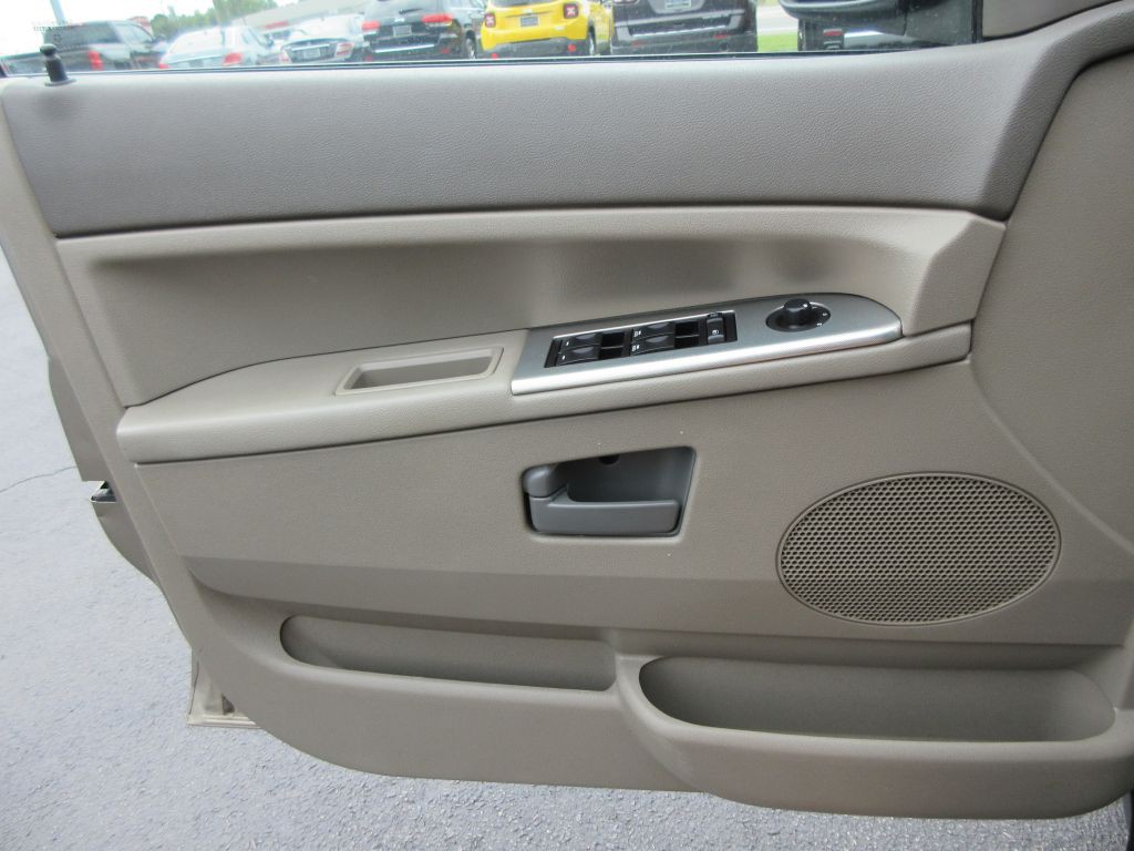 2006 Jeep Grand Cherokee Image 10