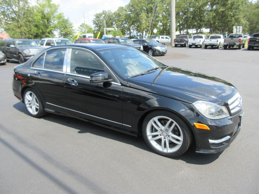 2012 Mercedes-Benz C-Class Image 3