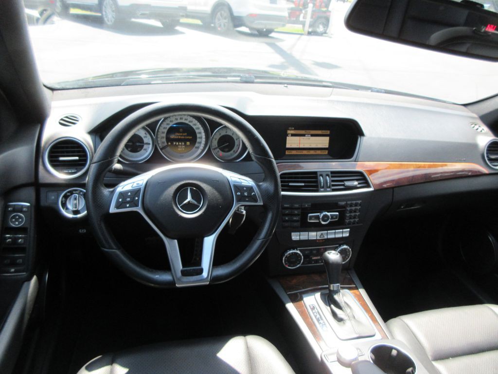 2012 Mercedes-Benz C-Class Image 7