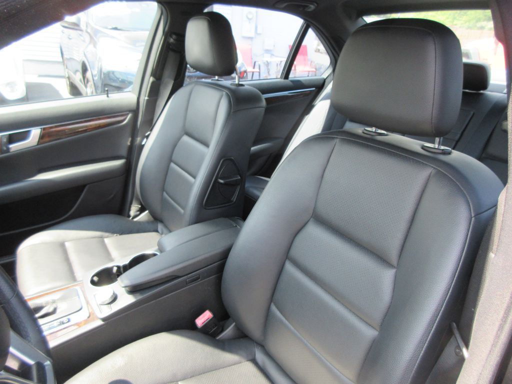 2012 Mercedes-Benz C-Class Image 12