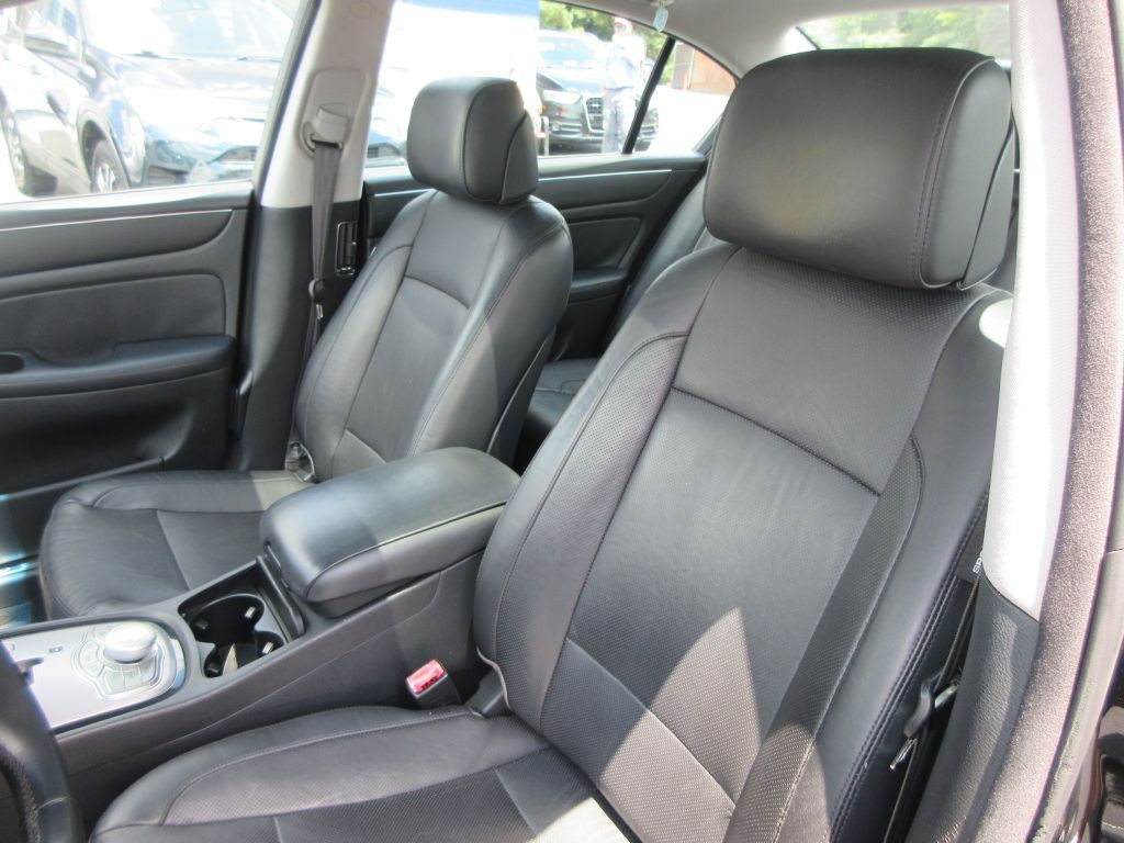 2013 Hyundai Genesis Image 12