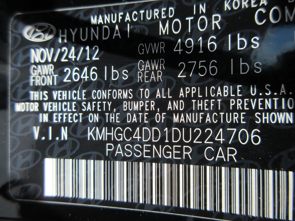2013 Hyundai Genesis Image 15