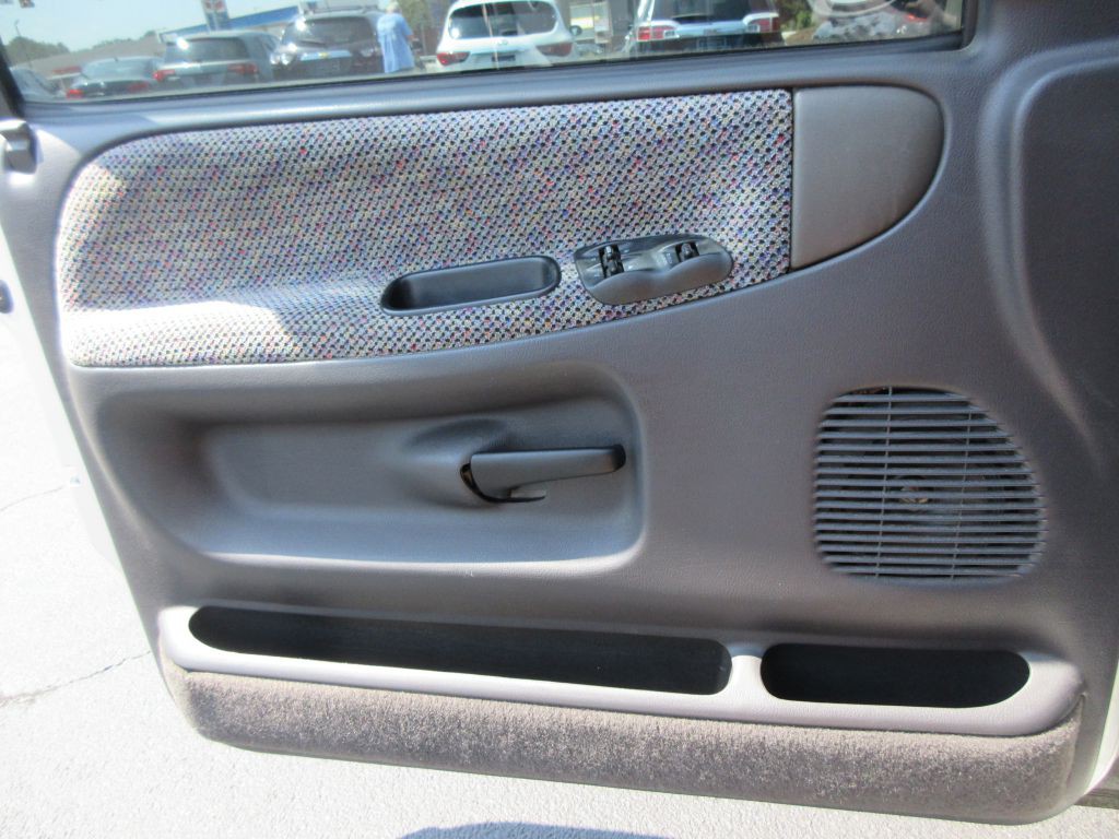 2001 Dodge Ram 1500 Image 11