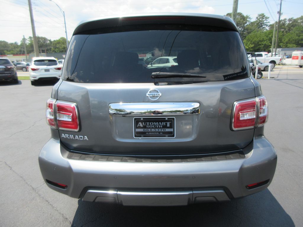 2017 Nissan Armada Image 5