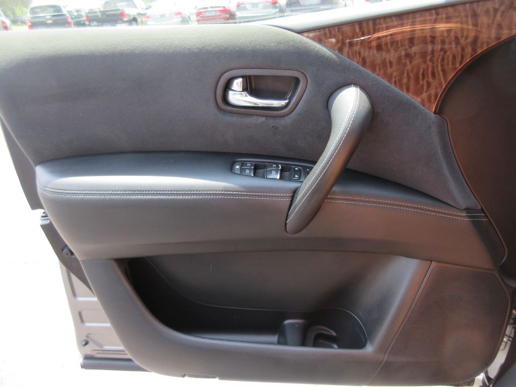 2017 Nissan Armada Image 10