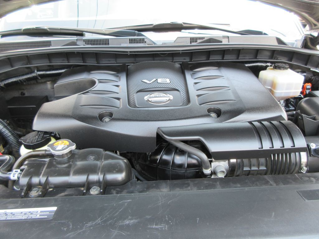 2017 Nissan Armada Image 17