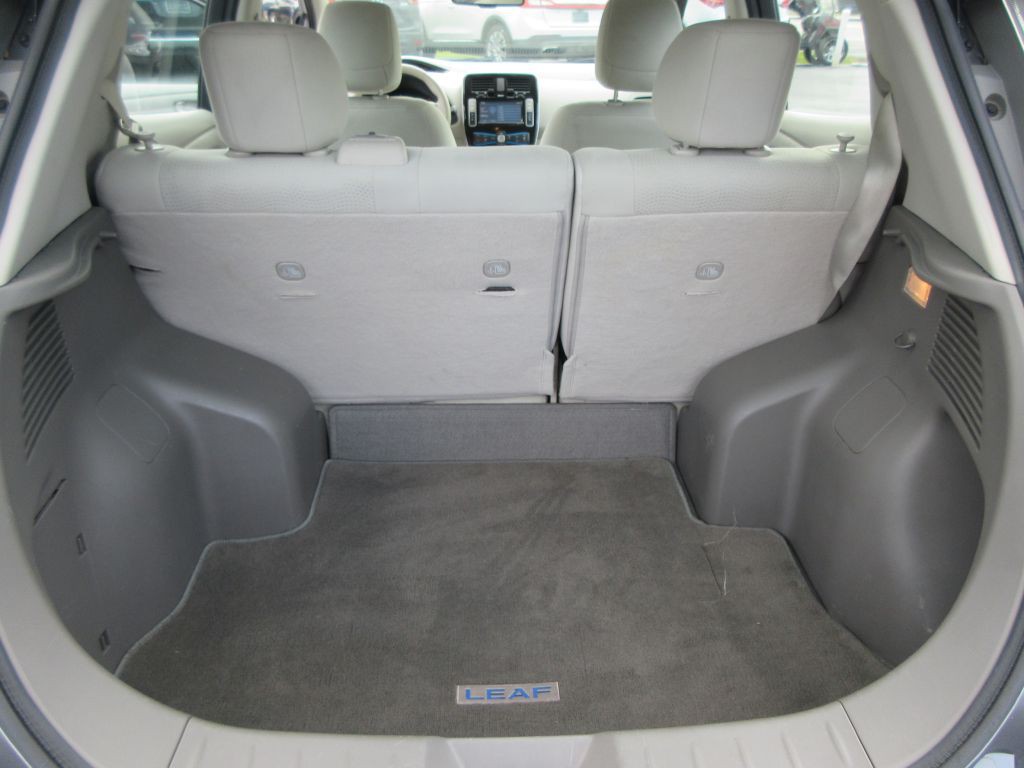 2015 Nissan Leaf Image 15