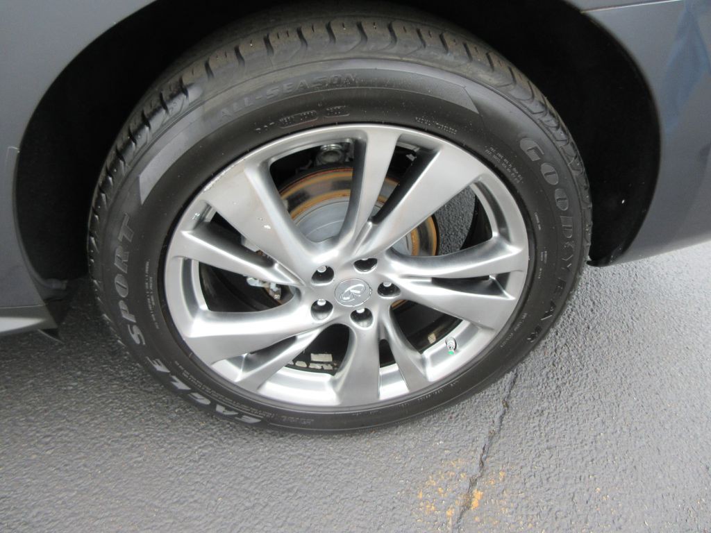 2013 INFINITI JX35 Image 17