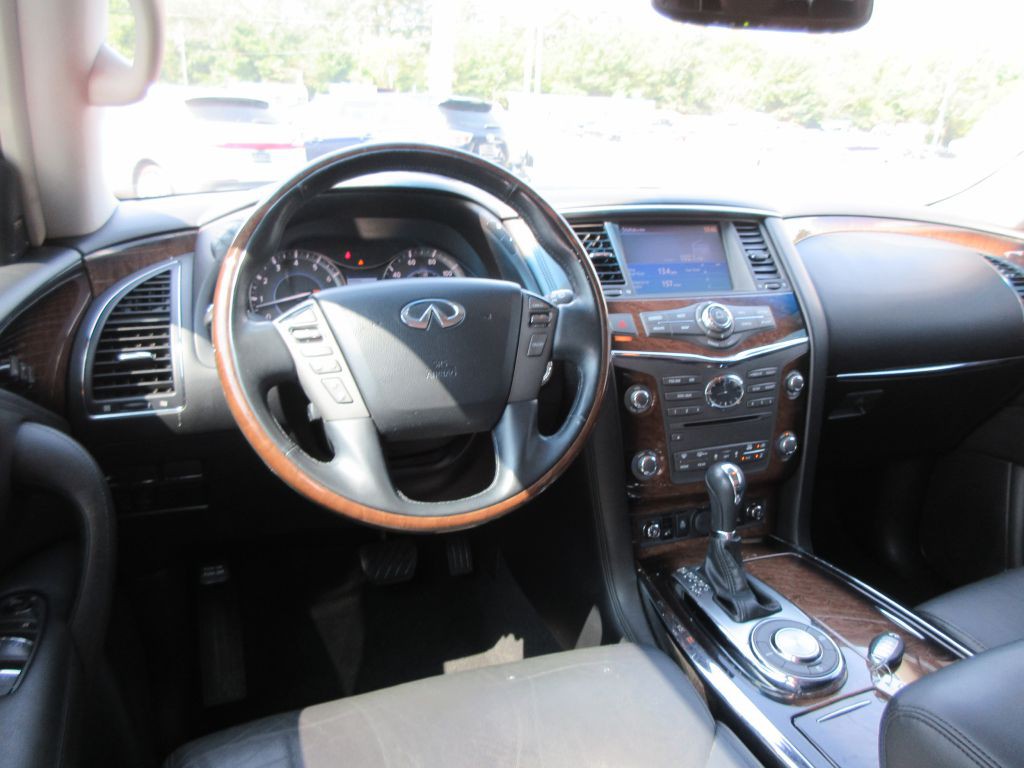 2014 INFINITI QX80 Image 7